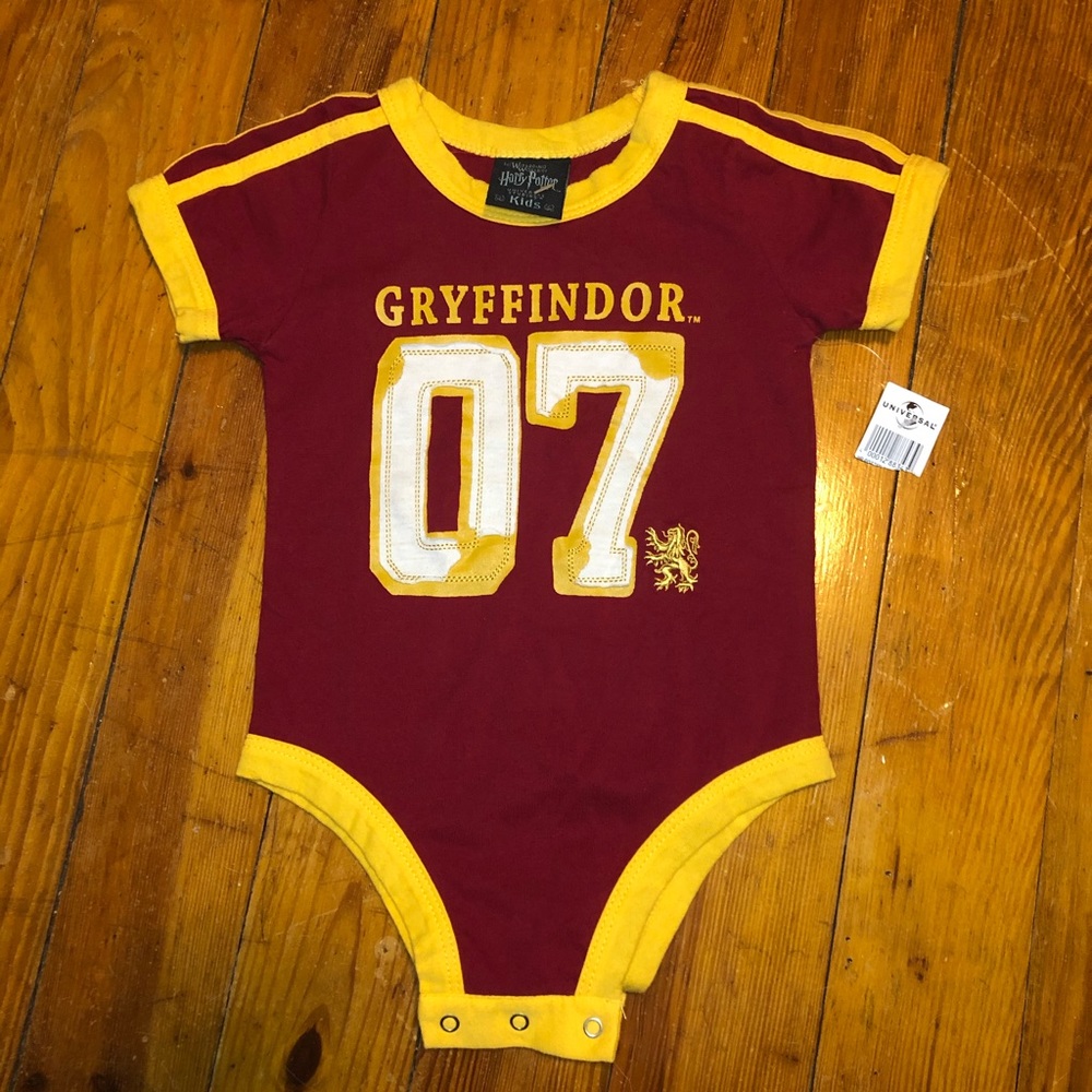 Size 12M Harry Potter Gryffindor Bodysuit